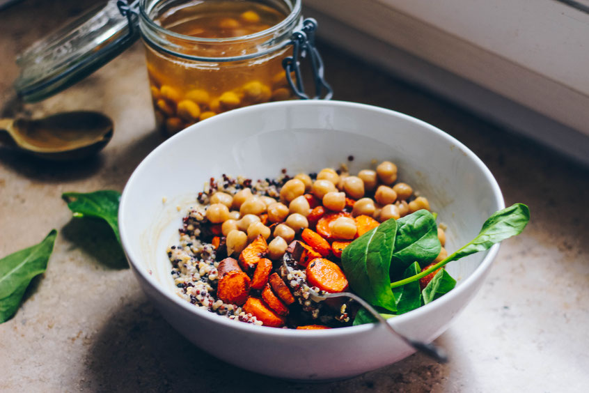 Quinoa Ofengemüse Kichererbsen Salat