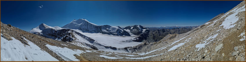 Blick vom Barrhorn Richtung Bruneggletscher und die Gipfel der Weisshorngruppe