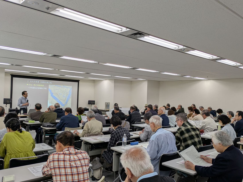 北國新聞文化センターとの提携講座「金沢城と兼六園」て講師を務める木越隆三氏