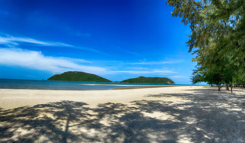 Der Strand von Phra Nayok lädt dich zum Verweilen ein