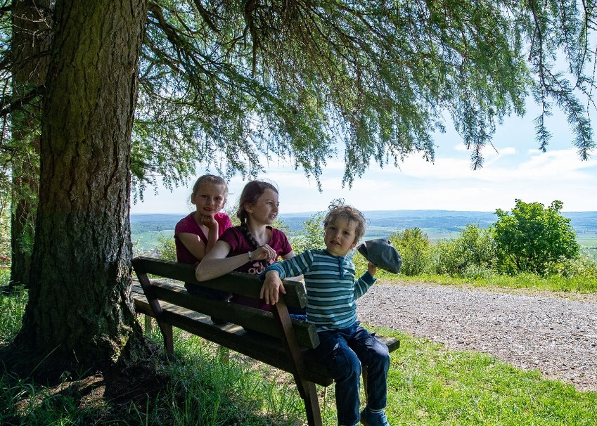 Kinder im Einklang mit der Natur, Foto: Wolfgang Fallier, CCO, Rhön GmbH, Quelle https://www.bergwelten.com/t/w/9718