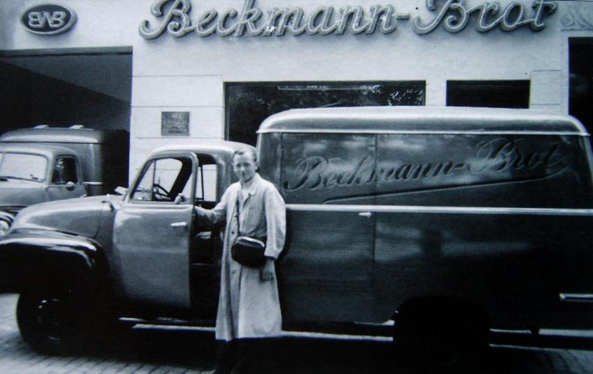 Opel Blitz / Beckmann-Brot Auslieferungsfahrzeug, 1953 mit Fahrer W. Müller