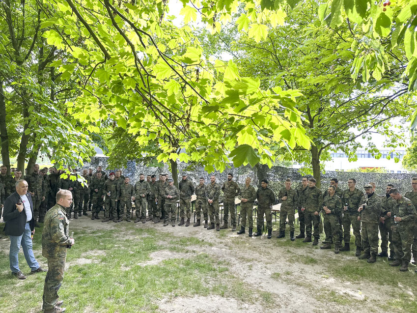 Gesichter des Lebens Fotovortrag an der USH der Bundeswehr in Delitzsch