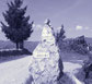 L'entrée du domaine de la gorre matérialisé par un rocher vertical avec panneau signalisation du domaine par le gite de la gorre en location en ardeche