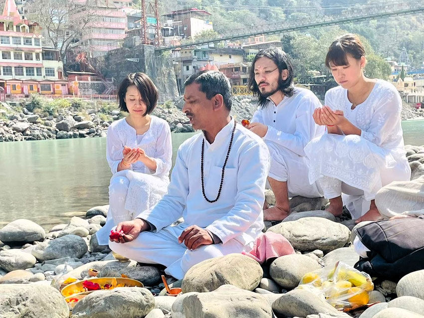 Sunday Morning Pooja by Narayan Guruji