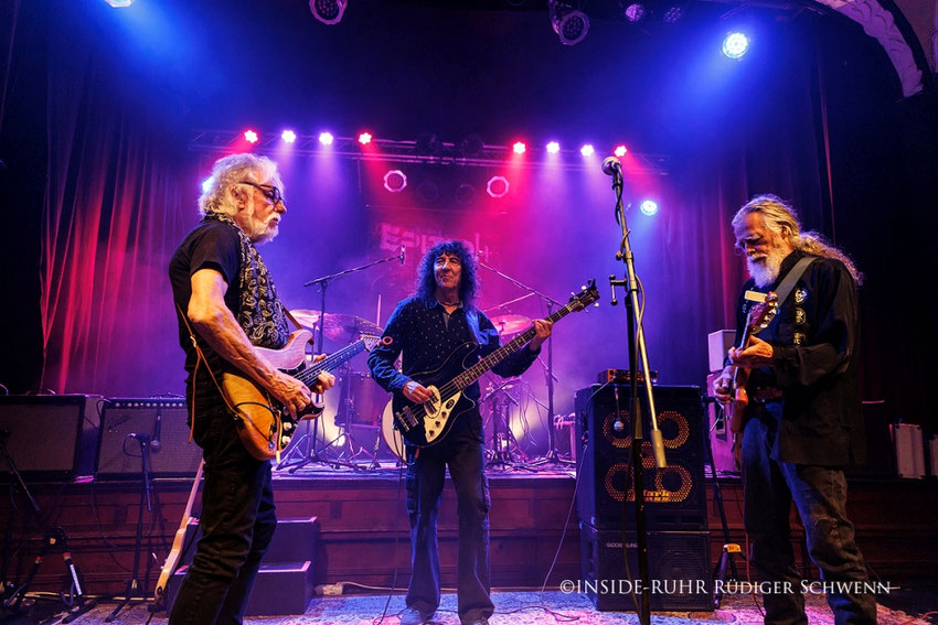 Epitaph live im Musiktheater Piano Dortmund – Cliff Jackson, Bernd Kolbe, Heinz Glass und Carsten Steinkämper begeistern mit zeitlosem Rock und purer Spielfreude.
