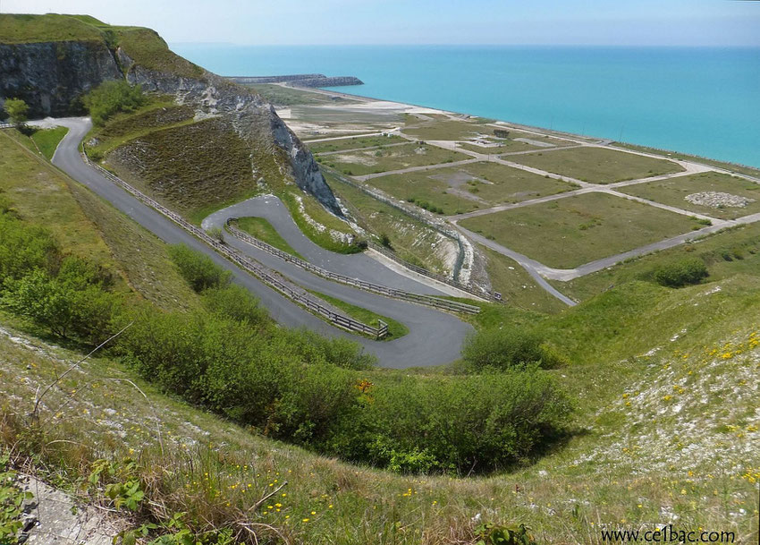 La descente vers la plage interdite de Penly