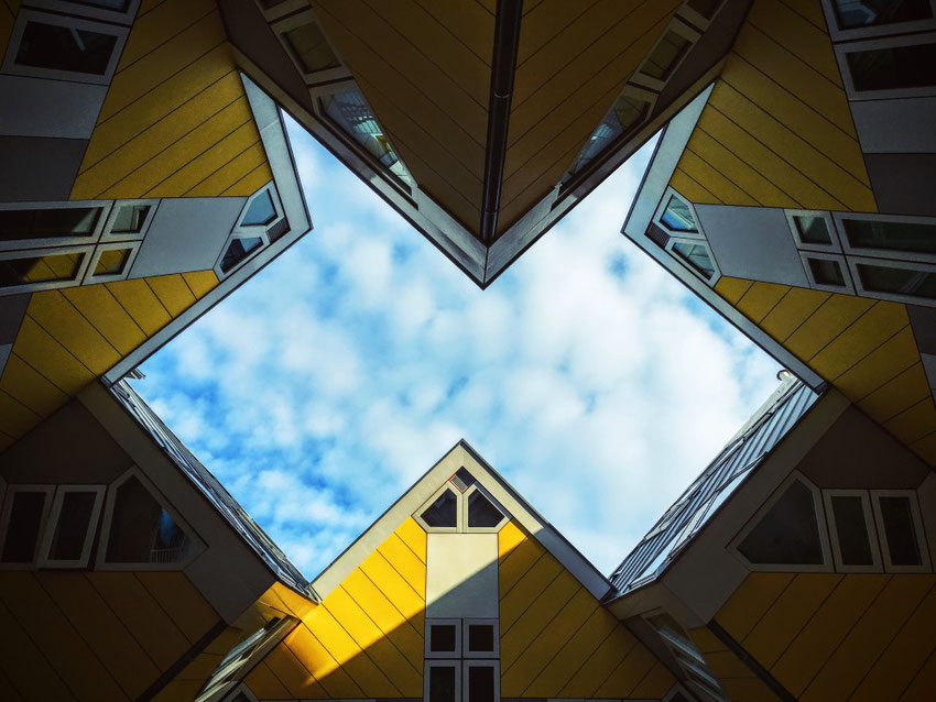 photo unsplash maison cube rotterdam - blog marie fananas évrivain