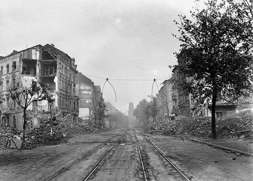 Adalbertsteinweg Goerdelerstraße 1944 - Aufräumen ist angesagt