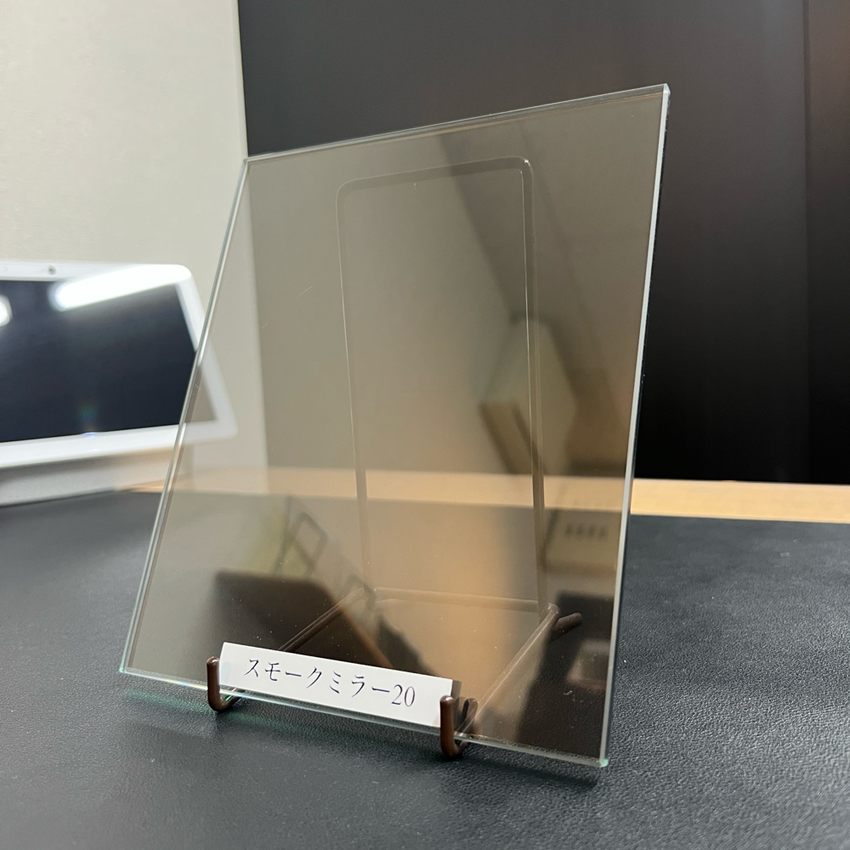 ニッサン　キャラバン　カーフィルム施工　遮熱フィルム　ブラックパール　サンプル外