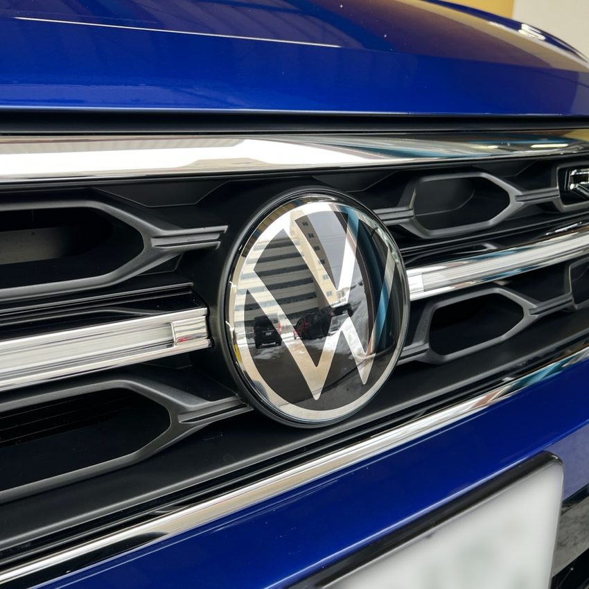 Volkswagen・T-ROC R　プロテクションフィルム施工　新潟　XPEL ULTIMATE FUSION　エンブレム