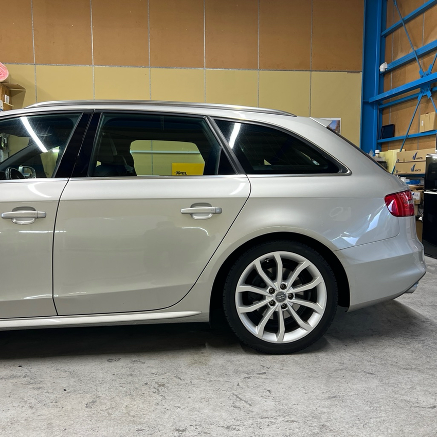 Audi A4 Avant　カーフィルム施工　WINCOS Premium　リアサイド施工前　新潟