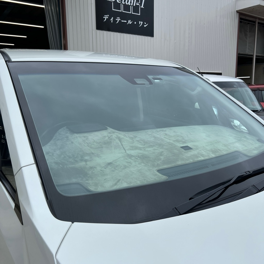ミツビシ デリカD:5 遮熱フィルム全面施工 HCD-03G IR-85HD フロントガラス