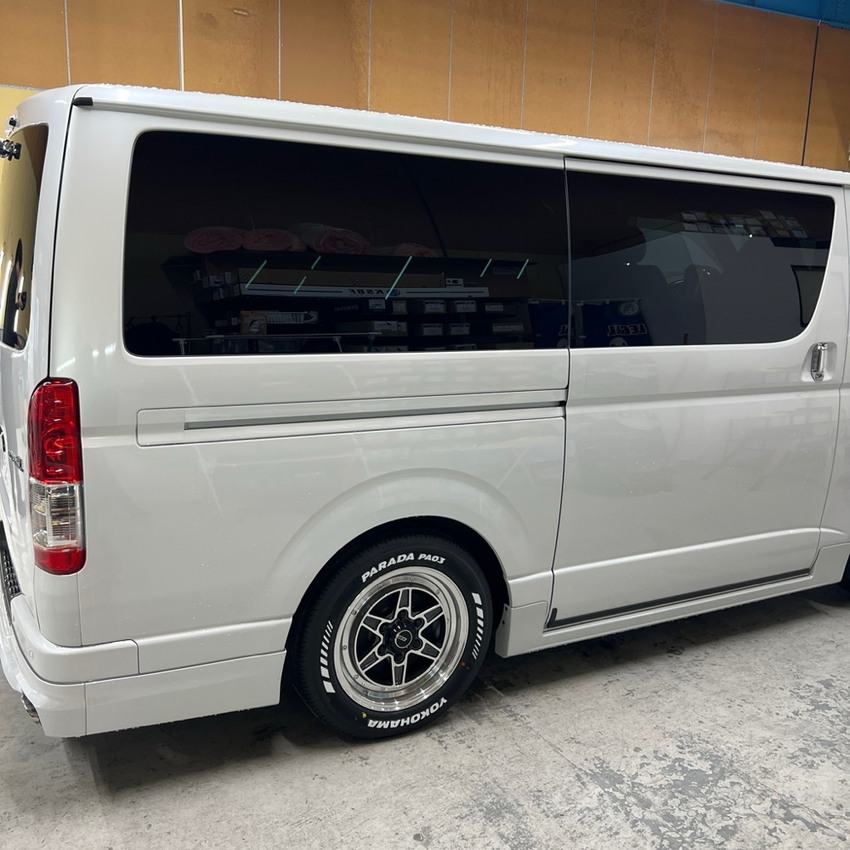 TOYOTA ハイエース　カーフィルム施工　新潟　WINCOS Premium リアサイド