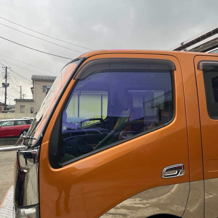 日野 デュトロ　ゴーストフィルム施工　グロウローズゴースト　新潟　ドアガラス