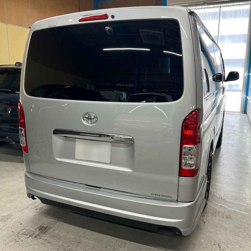 トヨタ　ハイエース　カーフィルム施工　WINCOS Premium HCD-03G　リアガラス