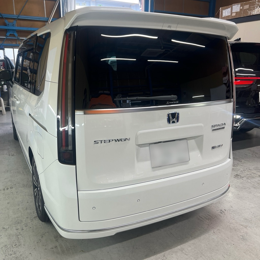 ホンダ　ステップワゴンRP8　カーフィルム施工　WINCOS Premium　HCD-10G　リアガラス施工後