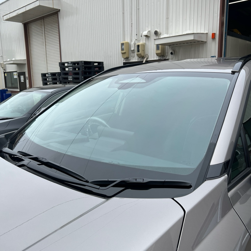 トヨタ　新型RAV4　遮熱フィルム施工　フロントフィルム　IR-85HD　新潟　施工例