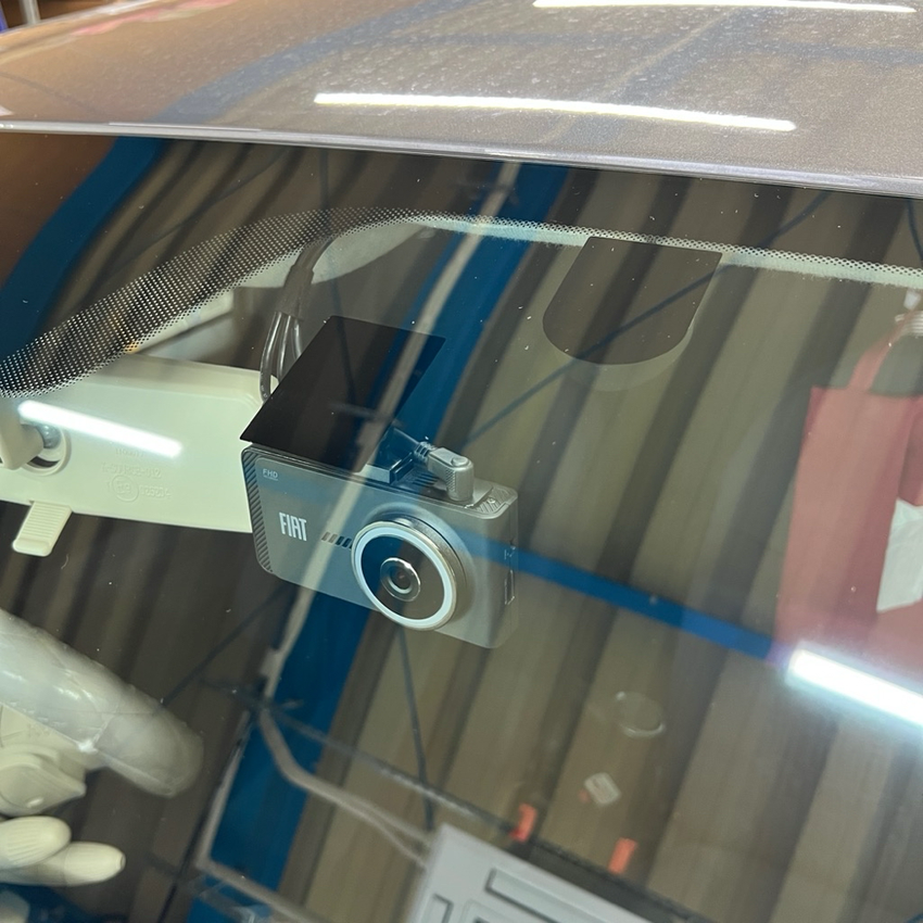 FIAT 500に遮熱フィルムを全面施工した施工後の外観