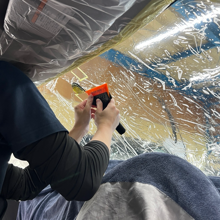 ミツビシ・ランエボ7　カーフィルム施工　新潟　暑さ対策　施工中の様子②