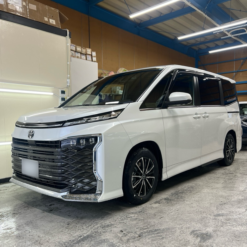トヨタ・ヴォクシー　カーフィルム施工　ドット対応フィルム　新潟　施工例