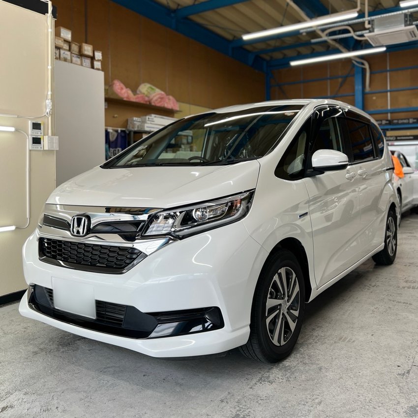 ホンダ フリード 高遮熱スモーク WINCOS Premium