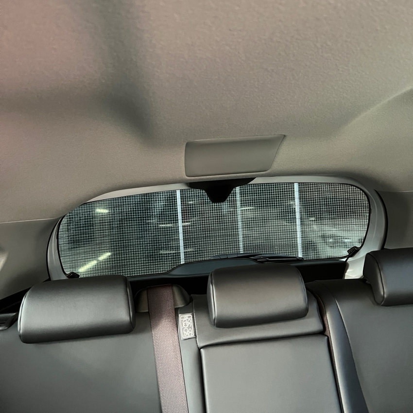 トヨタ・アクア　カーフィルム施工　遮熱スモークフィルム　車内　新潟