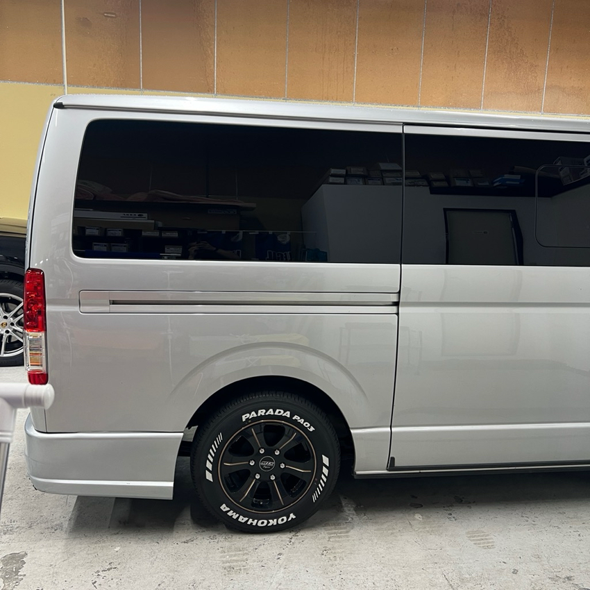 トヨタ　ハイエース　カーフィルム施工　WINCOS Premium HCD-03G　リアサイド