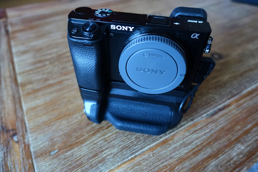 APCS Kamera Sony alpha 6000 mit Batteriegriff