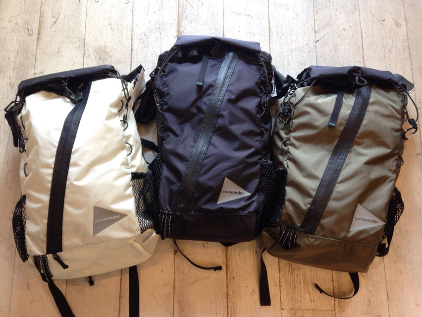 and wander(アンドワンダー)backpack 30L 各¥30,240(税込)
