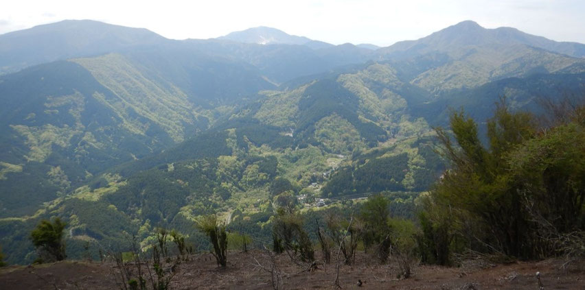 矢倉岳山頂より地蔵堂集落