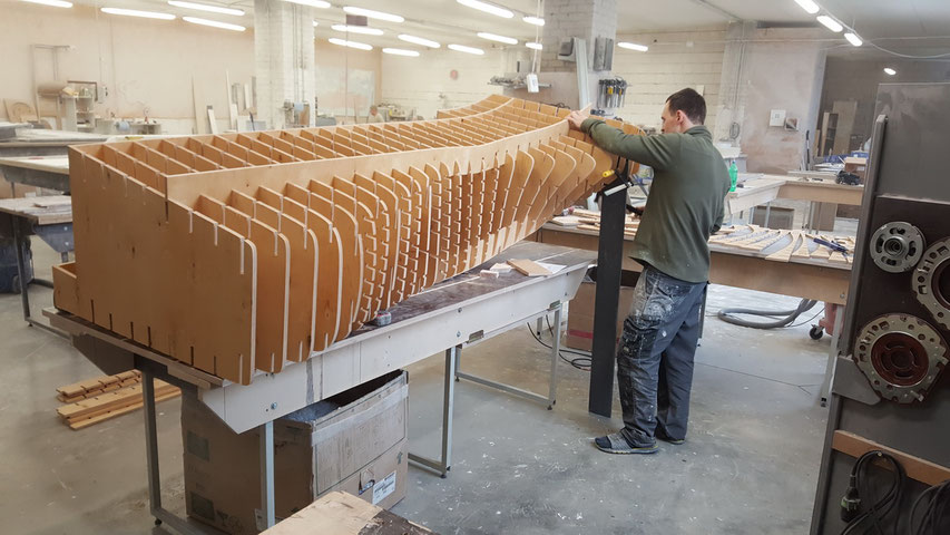 This is how the reception desk for the Green Hall II business centre was being made by Gforma professionals