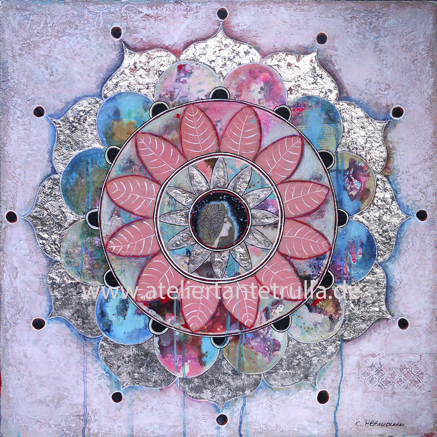 Mixed Media Mandala Gemaelde "Catching Dreams", 70 x 70 x 2 cm, www.ateliertantetrulla.de