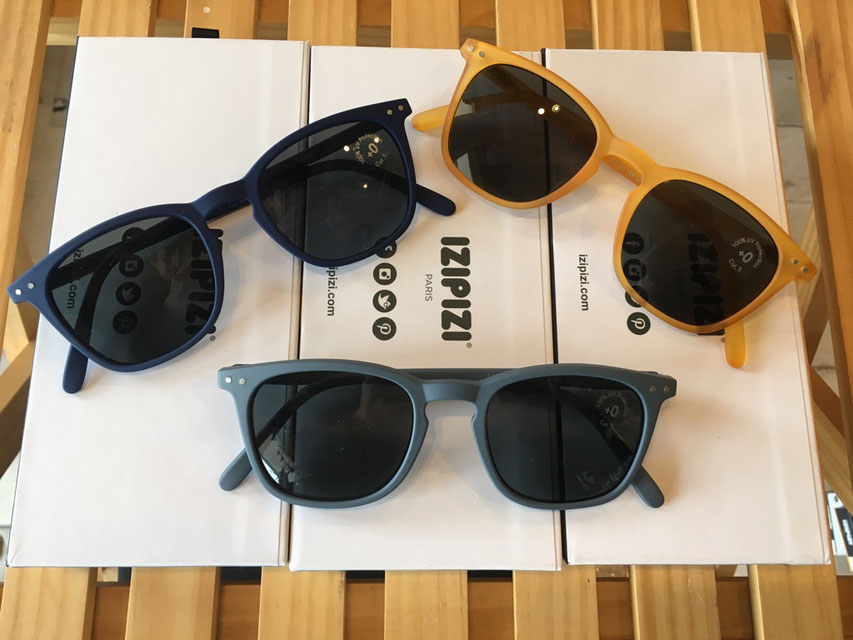 IZIPIZI(イジピジ) SUN #E 各¥5,940(税込)