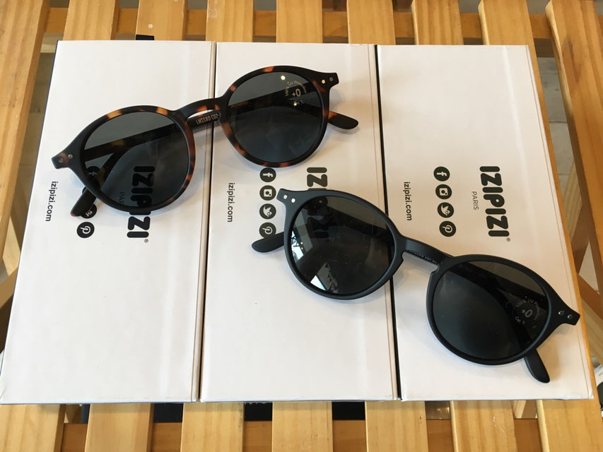 IZIPIZI(イジピジ) SUN #D 各¥5,940(税込)