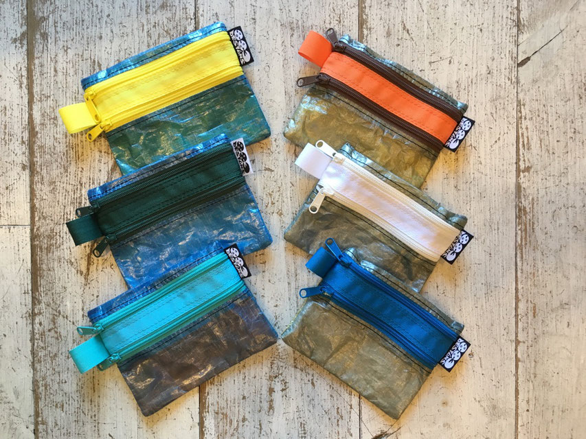 883 designs(ハヤミデザイン) 2 Zip Wallet cuben 各¥4,320(税込)