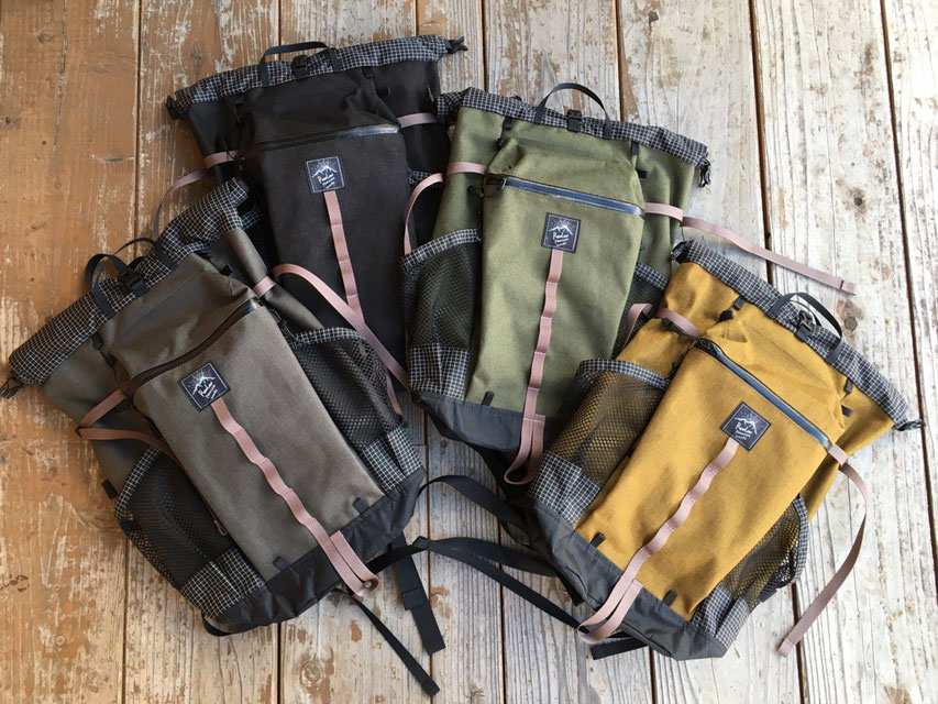 RawLow Mountain Works(ロウロウマウンテンワークス) 各¥23,760(税込)