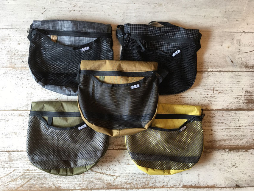 883 designs(ハヤミデザイン) Round Shoulder bag 各¥6,480(税込)