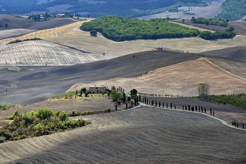 Blick von der Stadtmauer ins Val d'Orcia