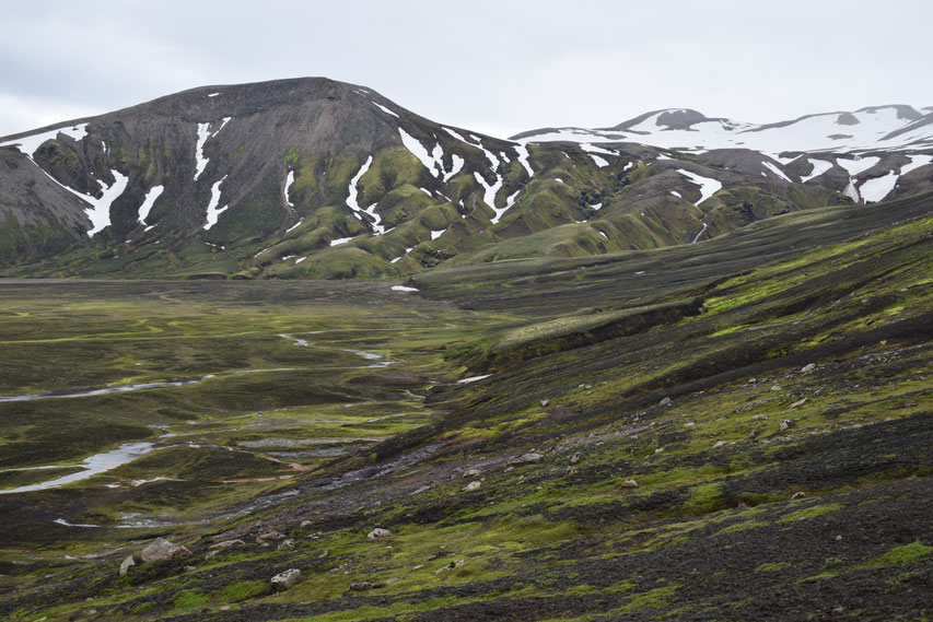 Strútslaug hot pool