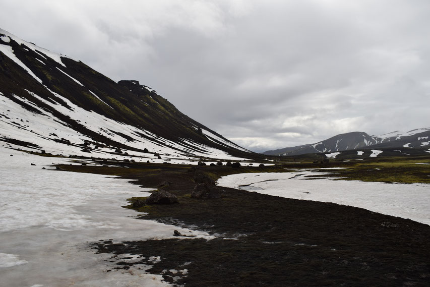 Svartahnúksfjöll, Strutsstigur hiking path