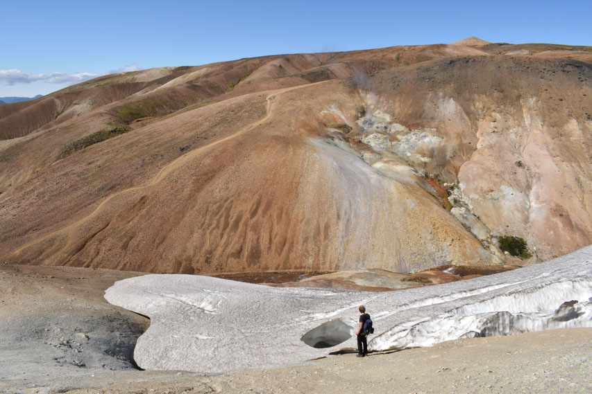 Laugavergur - Hrafntinnusker and Landmannalaugar in July