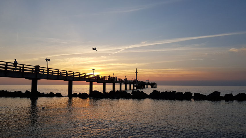 Ostsee Fischland Krimi Corinna Kastner Wustrow Darß Zingst Mecklenburg-Vorpommern Stralsund Seebrücke