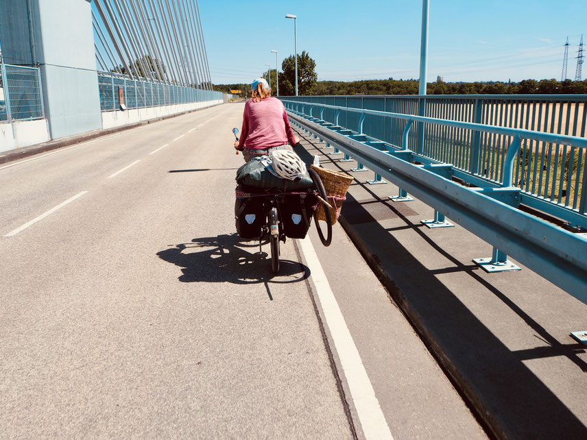 Die junge Frau aus Genf will nach Holland