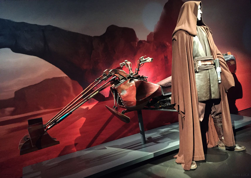 image: nina luca, star wars, star wars identities, star wars münchen, star wars exhibition, yedi, lightsaber, speeder bike, cosplay, swiss cosplay