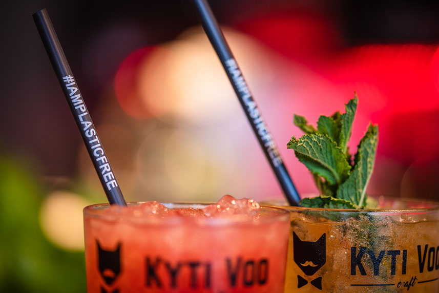 plastikfreie und nachhaltige #iamplasticfree Trinkhalme im Cocktail