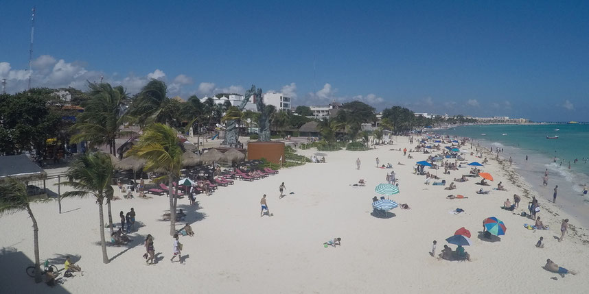 Strand beim Fährhafen in Playa del Carmen
