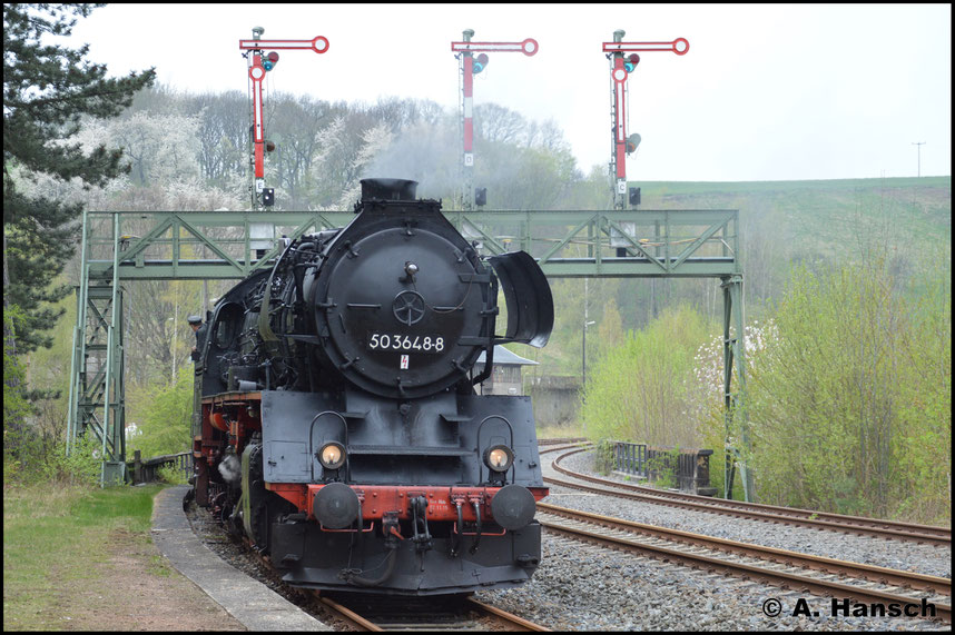 Für eine Scheinanfahrt wurde der Zug nochmal aus dem Bahnhof herausgedrückt