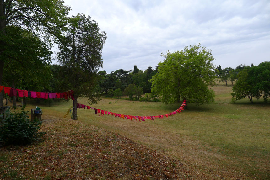 ROUGE installation Caroline Delannoy Parc de Fendeille