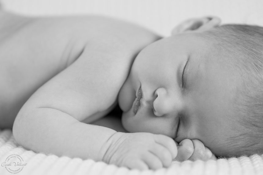 Neugeborenenfotografie, Babyfotografie, Babyfotos, Zuhause, Newbornshooting, Newbornfotografie, Babyshooting, Babyfotograf, Newbornfotograf, Baby Fotoshooting, Homestory, Homeshooting